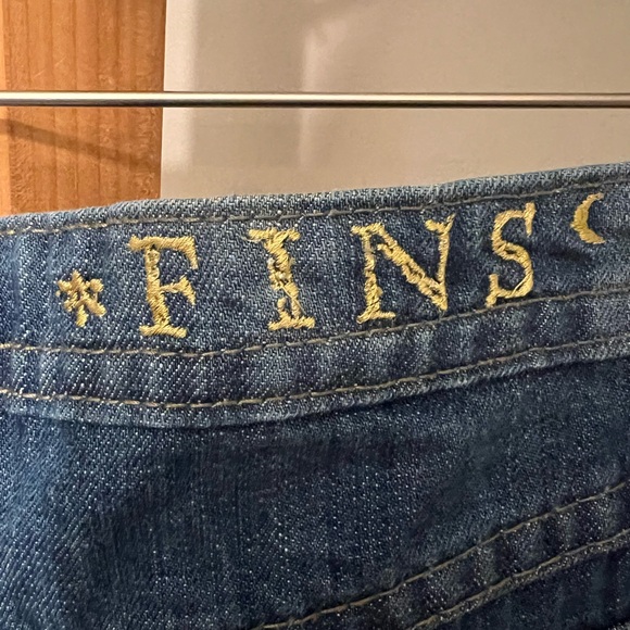 FINS - Picture 8 of 9